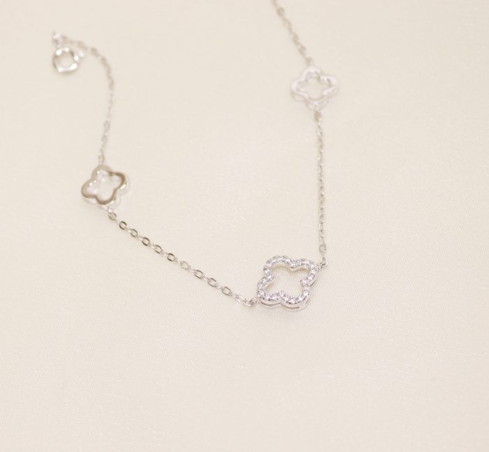 Silver Clover bracelet with cibic zirconia