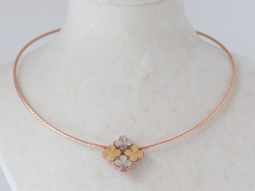 18ct rose gold cable chain with clover pendant