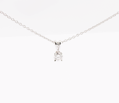 18ct white gold 0.30ct Natural diamond solitaire pendant with chain
