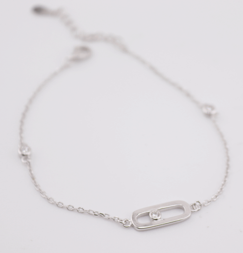 Silver paperclip bracelet with cubic stone