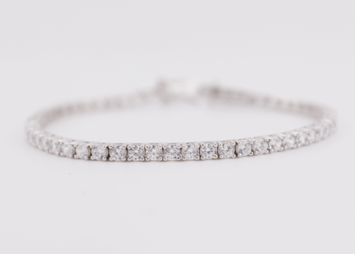 Silver tennis bracelet 2.5mm cubic stone, 18cm long