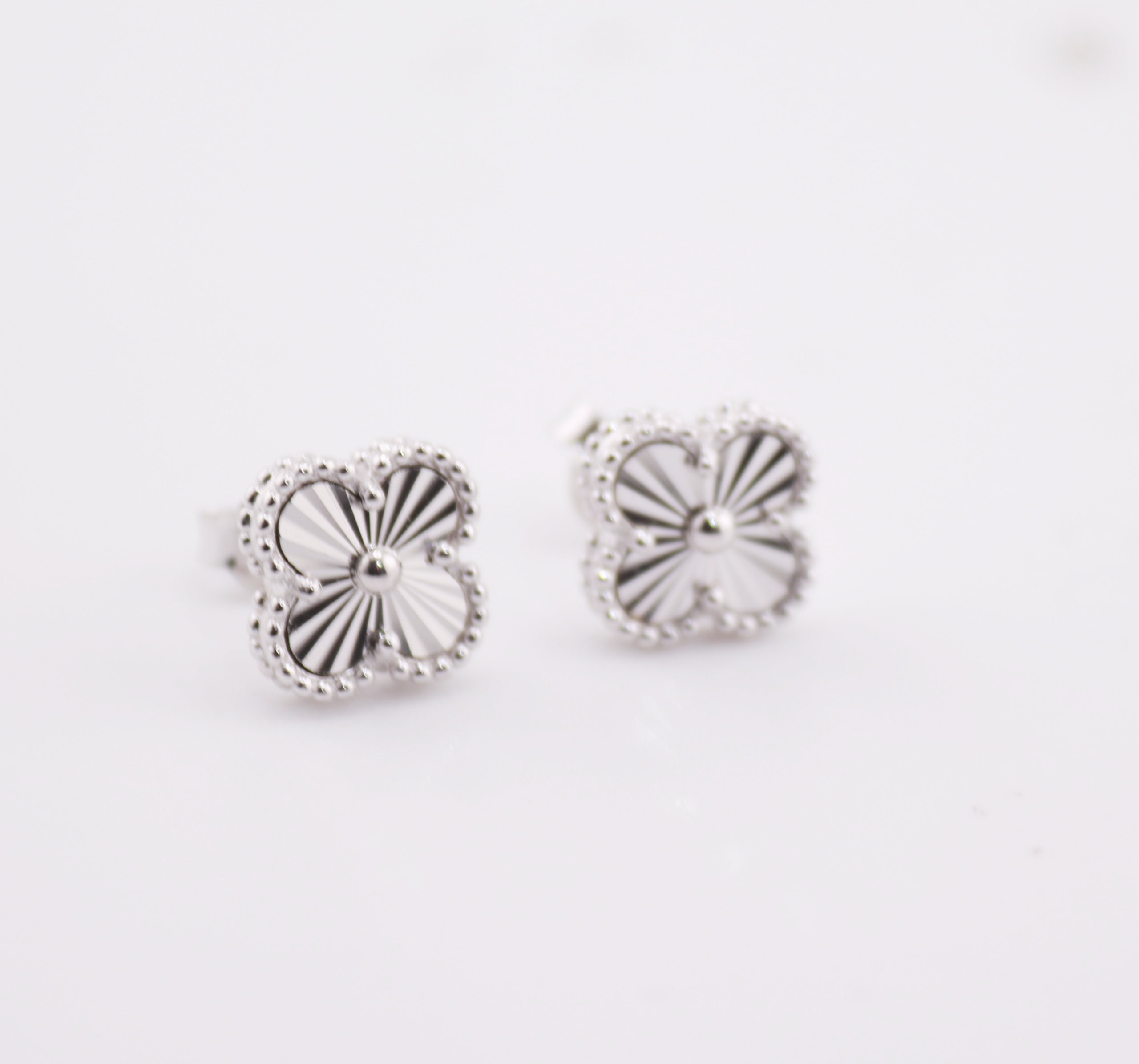 silver clover stud earrings
